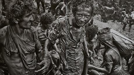 GOLD - Sebastião Salgado