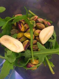 PESTO DE PISTACHOS , ALBAHACA Y RÚCULA
