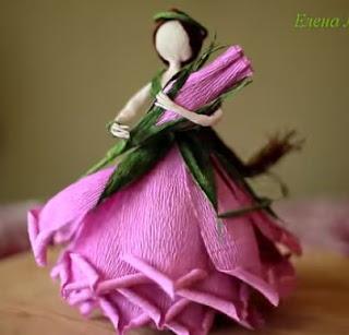 Aprende cómo hacer muñecas con forma de rosa hechas de papel crepe