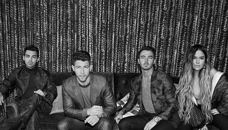 Jonas Brothers y Karol G se unen en el single ‘X’ Nuevo vídeo de Jonas Brothers