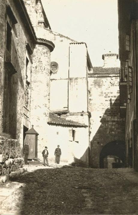 Calle de los Azogues y Cuartel de San Felipe (1890)