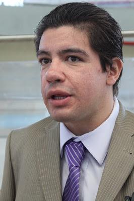 CHARLA MULTIMEDALLISTA PARALÍMPICO SUS EXPERIENCIAS EN LA NATACIÓN