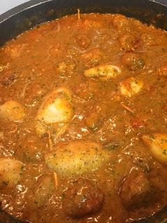 CALAMARES RELLENOS Y ALBONDIGAS DE CARNE