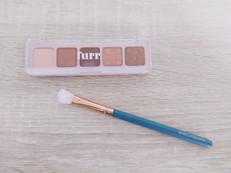 Paleta de sombras incluida en la caja de abril en los tonos Golden Goddess Birchbox abril y mayo 2020
