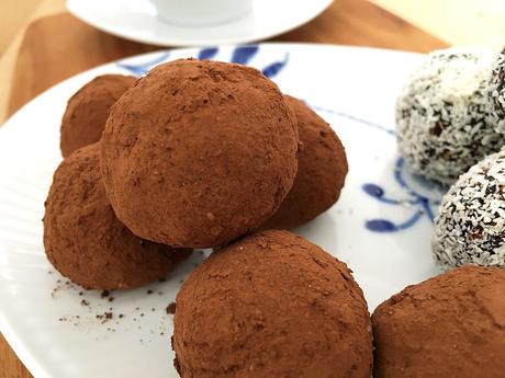 vegan recipes refined sugar free protein bites protein balls oatsbites oats no bake sweets no bake dessert healthy snacks healthy inspo healthy bites gluten free recipe fitness energy bites recipe energy bites energy balls easy dessert bombones veganos bolitas energéticas bolitas de dátiles bolitas con avena  