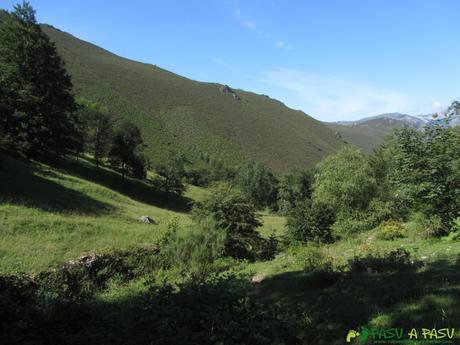 RUTA a la PEÑA BRAÑAPIÑUELI y VISU LA GRANDE desde BELERDA, Caso Praderas de la Majada el Gavilán
