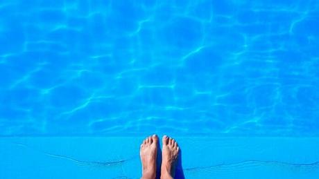 Sanidad ‘hiere de muerte’ a las piscinas comunitarias