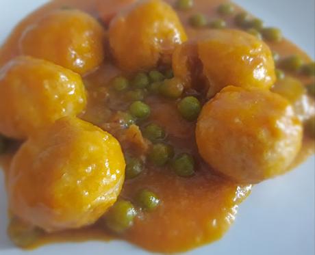 ALBÓNDIGAS EN SALSA DE ZANAHORIAS ALBÓNDIGAS EN SALSA DE ZANAHORIAS