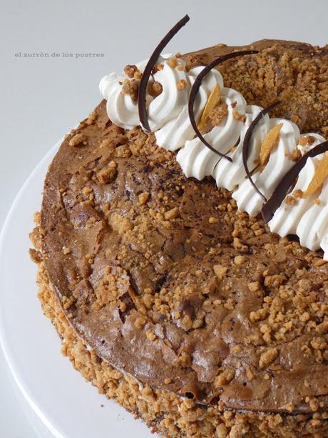 Brownie con gofio, almendra y gofio frito