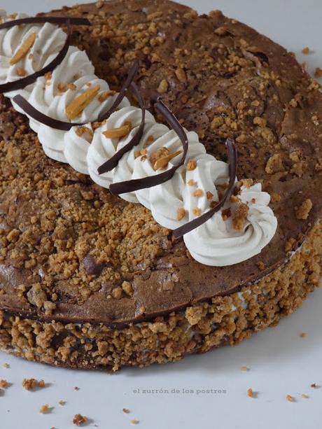 Brownie con gofio, almendra y gofio frito