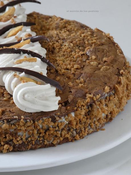 Brownie con gofio, almendra y gofio frito