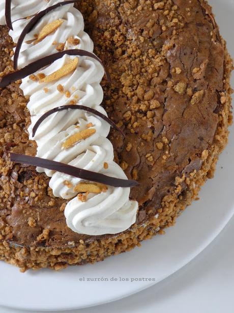 Brownie con gofio, almendra y gofio frito