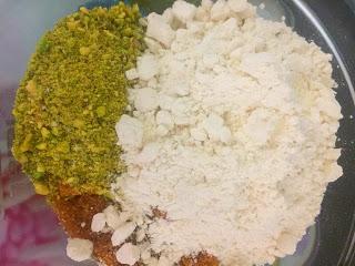 CRUMBLE DE CEREZAS Y CHOCOLATE BLANCO