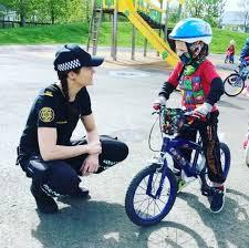 Bicis en Islandia y niños: Eimskip-Kiwanis