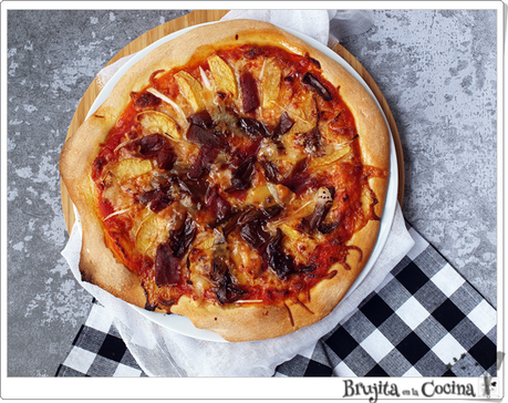 Pizza boletus caramelizado y jamón Pizza boletus caramelizado y jamón