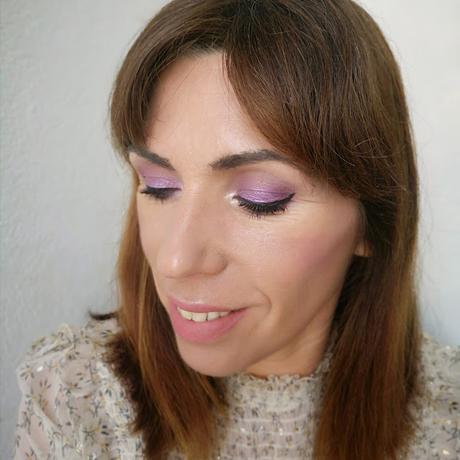 Paleta Lilac You a Lot de Colourpop: Reseña, swatches y 3 looks con ella.