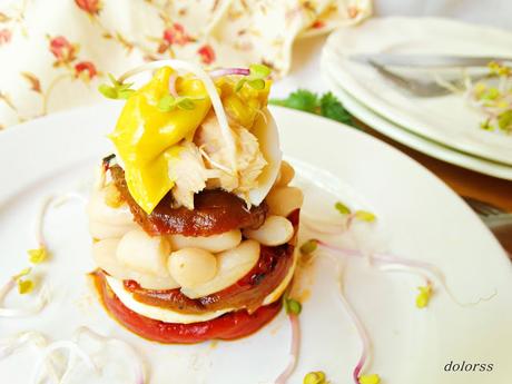Timbal de alubias, pimiento y atún Timbal de alubias, pimiento y atún