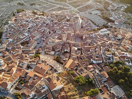 turismo de cercanía en Albacete, vistas aéreas de Chinchilla de Montearagón