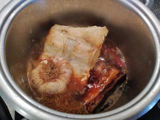 GUISILLO DE PEZ ESPADA CON ALMEJAS Y GAMBAS DE MALAGA GUISILLO DE PEZ ESPADA CON ALMEJAS Y GAMBAS DE MALAGA