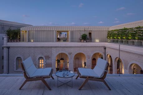 Jaffa Hotel: John Pawson aporta modernidad a un ex convento en la ciudad vieja de Tel Aviv tlvlc-royalsuite-6389-hor-clsc