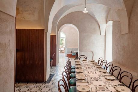 Jaffa Hotel: John Pawson aporta modernidad a un ex convento en la ciudad vieja de Tel Aviv tlvlc-goldas-delicatessen-1298-hor-clsc