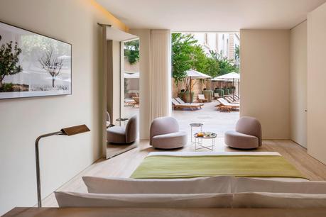 Jaffa Hotel: John Pawson aporta modernidad a un ex convento en la ciudad vieja de Tel Aviv tlvlc-poolside-guestroom-2506-hor-clsc