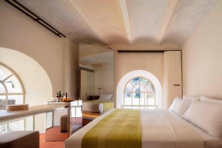 Jaffa Hotel: John Pawson aporta modernidad a un ex convento en la ciudad vieja de Tel Aviv tlvlc-guest-room-6155-hor-clsc