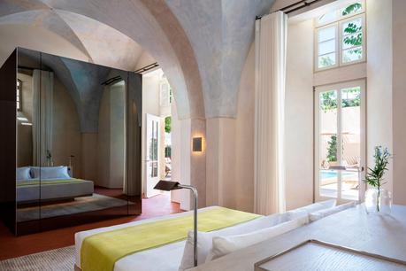 Jaffa Hotel: John Pawson aporta modernidad a un ex convento en la ciudad vieja de Tel Aviv tlvlc-king-deluxe-suite-5776-hor-clsc