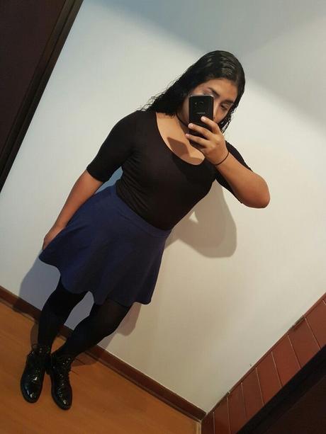 Falda Circular Negra Con Botas