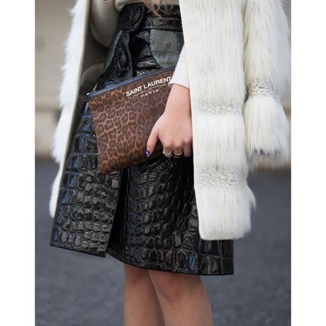 Falda Circular Negra Con Botas