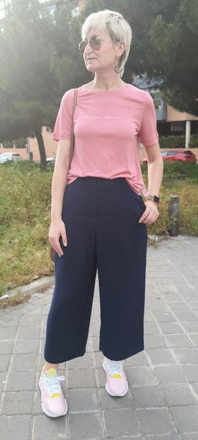 Club de Malas Madres y Diario de una Couturier look pantalón camiseta