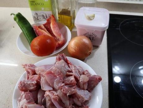 Los ingredientes necesarios para hacer conejo guisado en Mambo
