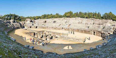 turismo de cercanía en Sevilla, vista del anfiteatro de Itálica