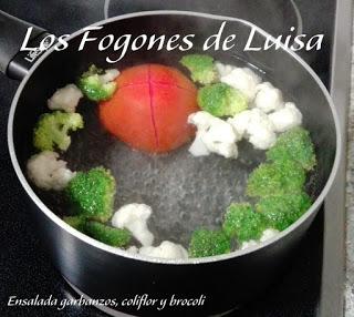 ENSALADA DE GARBANZOS, BROCOLI Y COLIFLOR