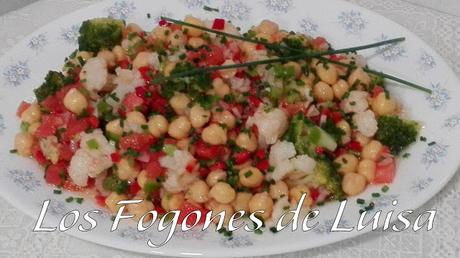 ENSALADA DE GARBANZOS, BROCOLI Y COLIFLOR ENSALADA DE GARBANZOS, BROCOLI Y COLIFLOR