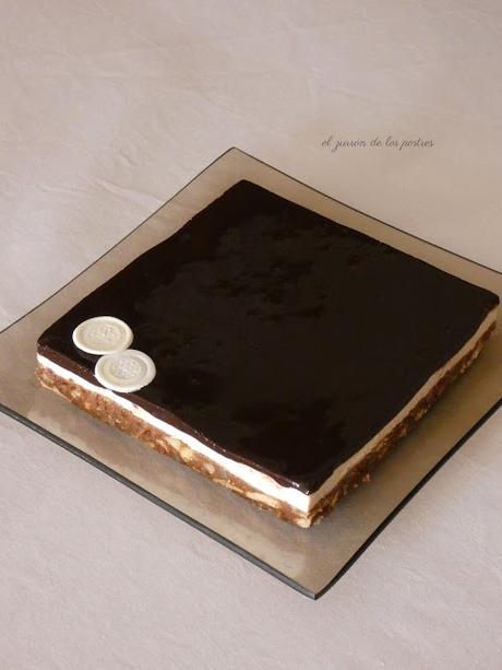 Pastel Cuadrado de Galletas con glaseado de Cacao Pastel Cuadrado de Galletas con glaseado de Cacao