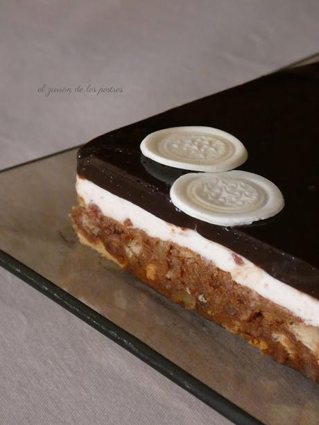 Pastel Cuadrado de Galletas con glaseado de Cacao Pastel Cuadrado de Galletas con glaseado de Cacao