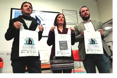 Fundación COPADE pone en marcha varias iniciativas para reactivar la economía y el pequeño comercio Fundación COPADE pone en marcha varias iniciativas para reactivar la economía y el pequeño comercio