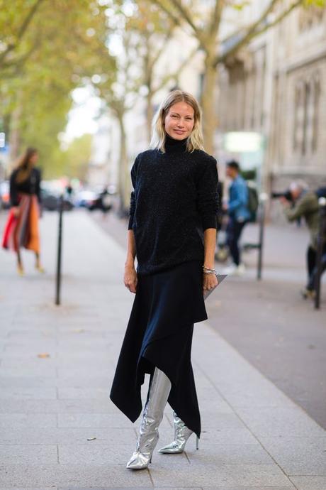 Outfits Con Falda Plateada Corta