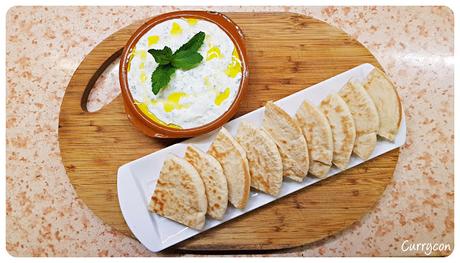 Tzatziki con pan de pita