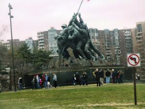 DEL BLOQUEO NAVAL AL COMUNICACIONAL