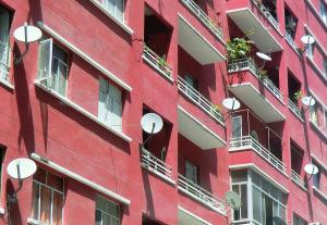 DEL BLOQUEO NAVAL AL COMUNICACIONAL