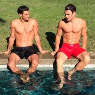 RELATO GAY. CUIDADO CON LO QUE NO DESEAS. CAPÍTULO 4: REUNIÓN DE AMIGOS RELATO GAY. CUIDADO CON LO QUE NO DESEAS. CAPÍTULO 4: REUNIÓN DE AMIGOS