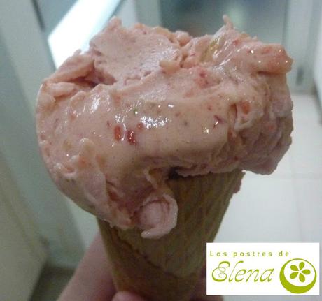 Helado de plátano y fresas