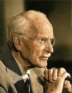 VISITANDO A  CARL GUSTAV JUNG