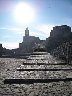 Portovenere: ciudad de leyendas del medioevo y mar profundo