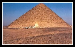 ASTRONAUTA FOTOGRAFIA LAS PIRAMIDES DESDE EL ESPACIO Y LAS COMPARTE EN TWITTER