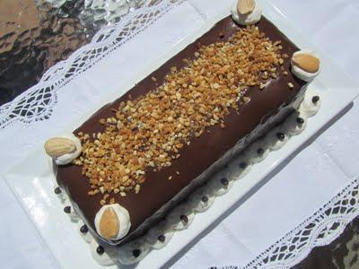 BOMBÓN HELADO DE ALMENDRAS Y CHOCOLATE