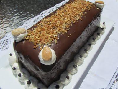 BOMBÓN HELADO DE ALMENDRAS Y CHOCOLATE