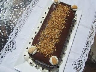 BOMBÓN HELADO DE ALMENDRAS Y CHOCOLATE